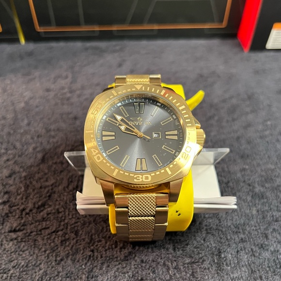 Invicta Speedway Men’s Watch-46mm MOD-48934 Gold & Black Dial (NWT) - Picture 2 of 11